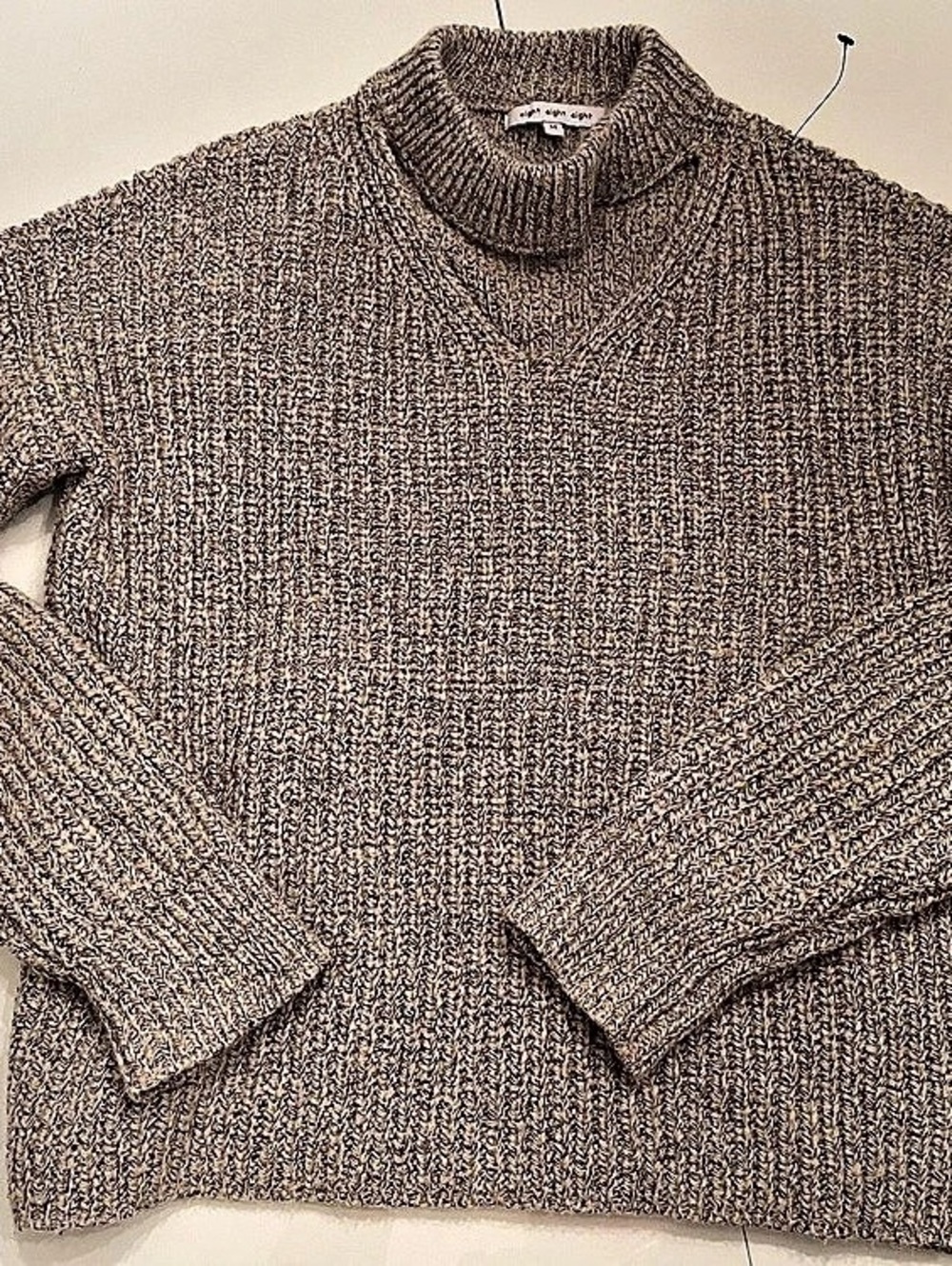 Eight Ribbed Crew Neck Sweater Size Medium